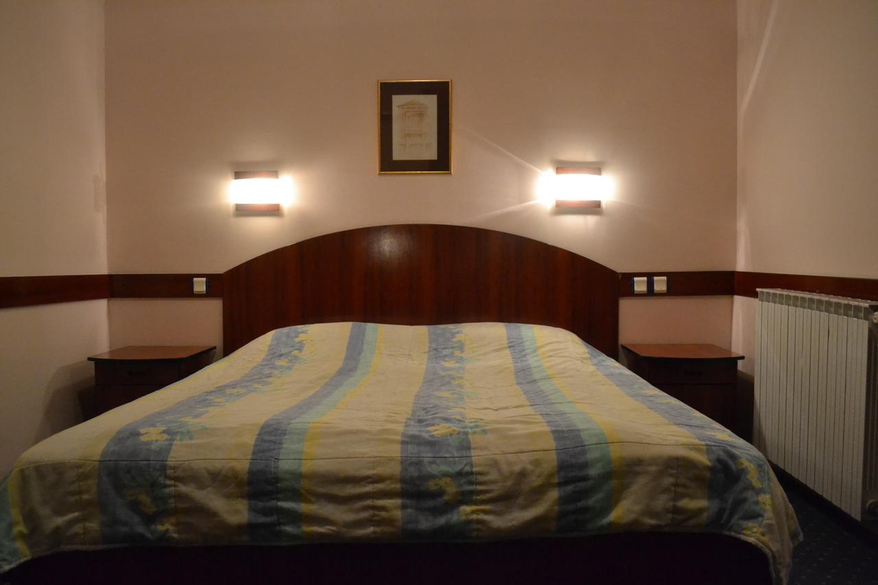 Hotel Mimoza Куманово Екстер'єр фото