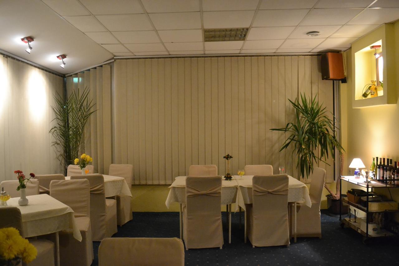 Hotel Mimoza Куманово Екстер'єр фото